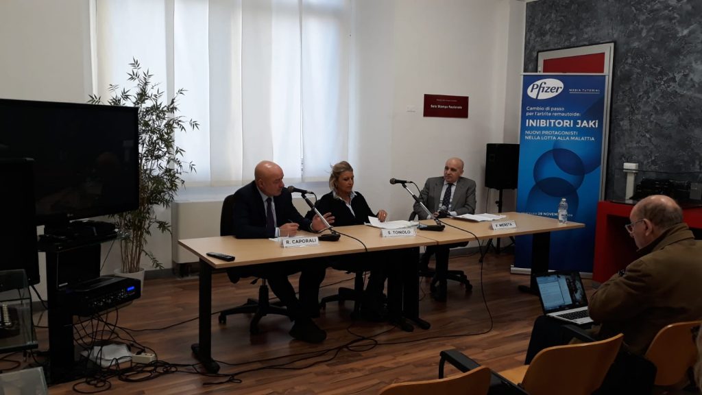 Artrite reumatoide: 240mila malati in Italia.  La ricerca s’impone contro la malattia invalidante