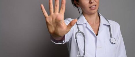 Violenza contro i medici: richiesta di un decreto – legge