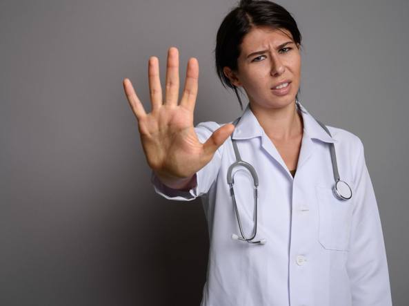 Violenza contro i medici: richiesta di un decreto – legge