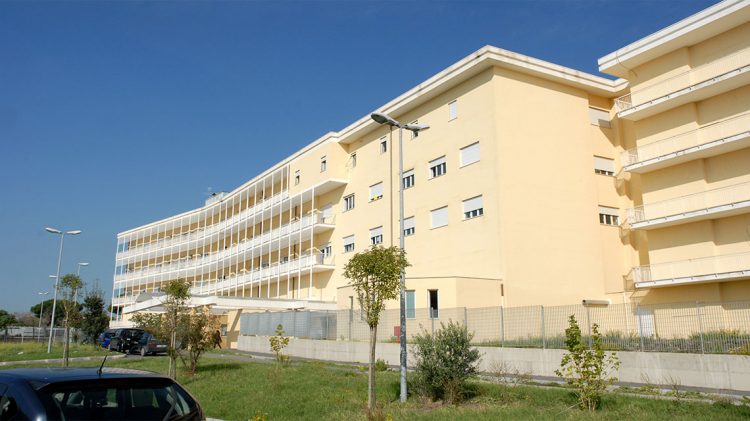 Da Messina a Napoli la violenza contro i medici continua: parenti assaltano ospedale per vendetta