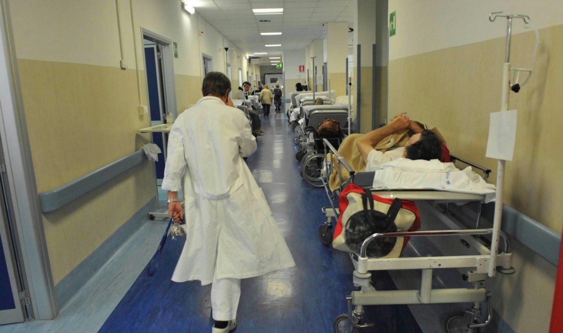 Infermieri, operatori sanitari e pazienti a rischio di contrarre malattie, anche mortali, in Ospedale