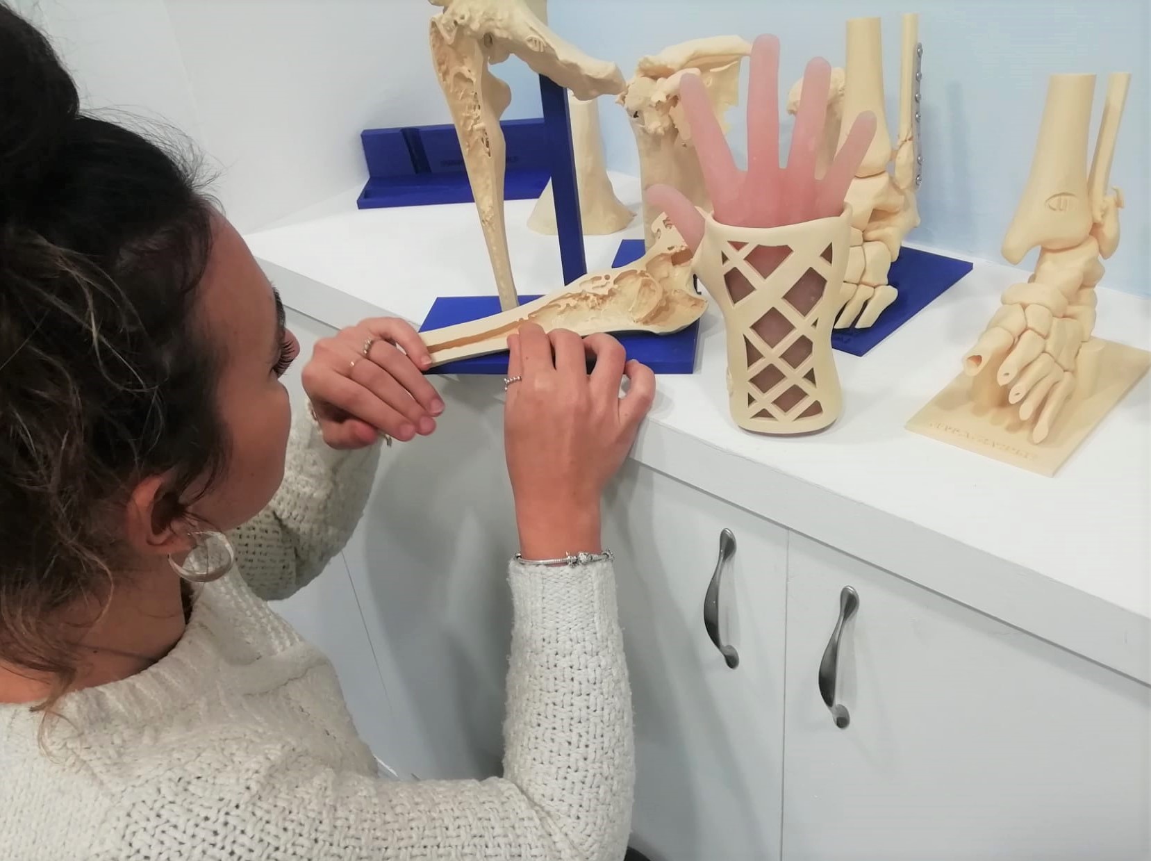 Ingegneri al fianco dei chirurghi: alla COT un laboratorio di biomeccanica per riprodurre in 3D modelli anatomici