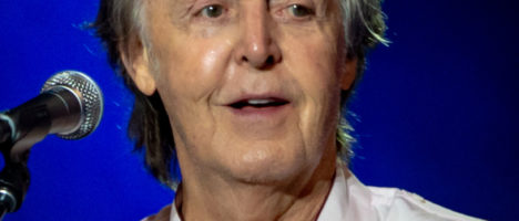 Paul McCartney a fianco degli operatori sanitari nella lotta al COVID19