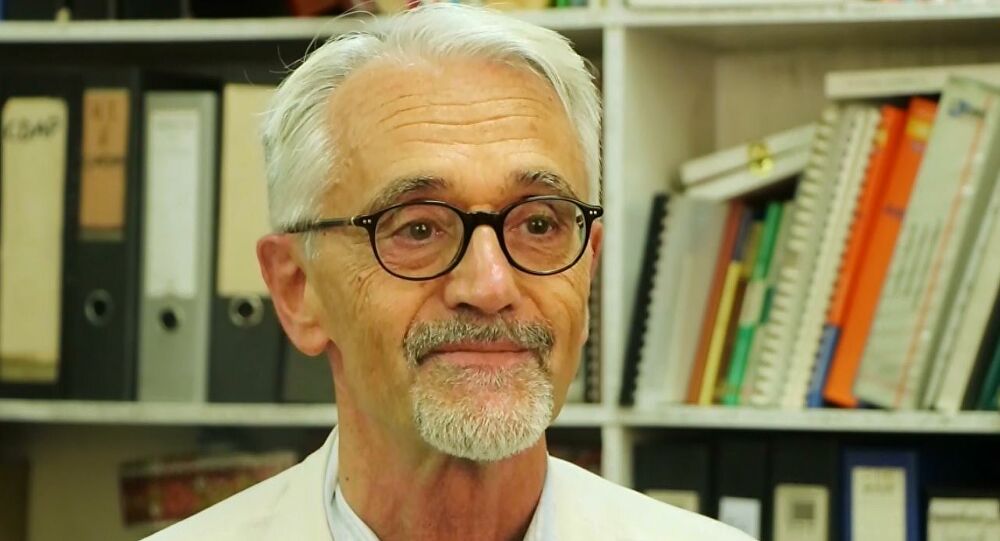 Noterelle riabilitative del padre del libraio: “Sensi e discriminazione”