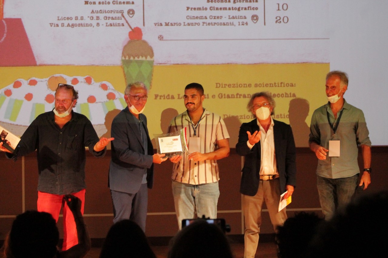 Fatshaming e adolescenza: il dramma del bullismo protagonista del cortometraggio che trionfa al Festival Filmdipeso