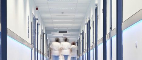 Anaao Assomed: entro il 2023 mancheranno almeno 10mila medici specialisti