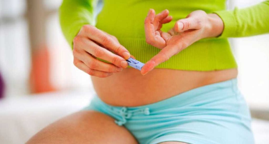 Gravidanze e diabete ma senza stress: approvato il 1° dispositivo per monitorare in continuo la glicemia per le future mamme