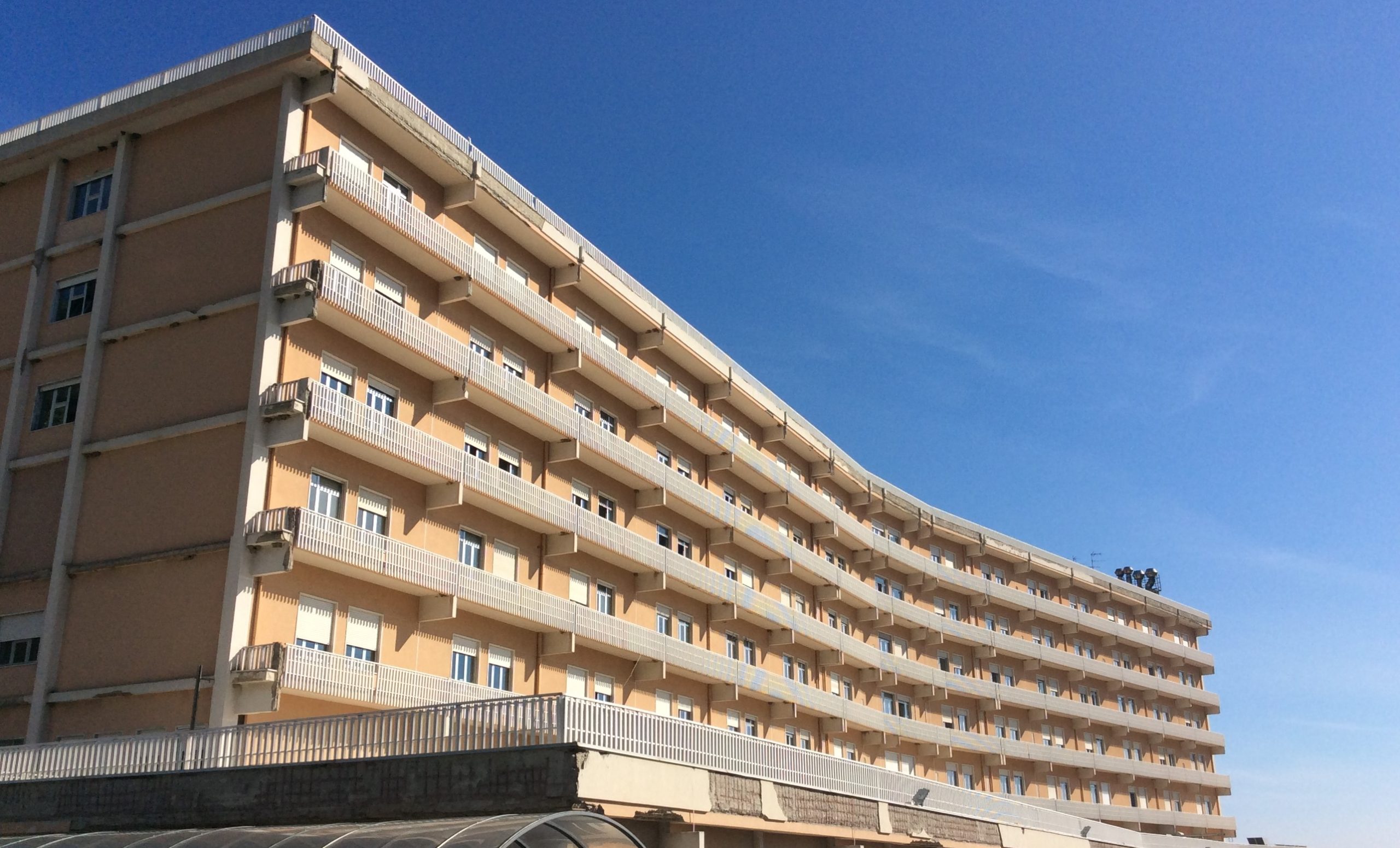 Commento al comunicato dell’ASP Messina sulla ricognizione per la trasformazione dei posti letto per la terapia del dolore in COVID