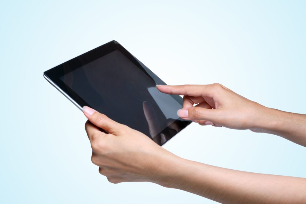 Donati all’ASP di Messina dieci tablet per avvicinare i malati Covid19 ai familiari