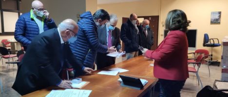 Vaccini in Sicilia, scende in campo un “esercito” di medici di medicina di generale: firmato l’accordo con l’Assessorato