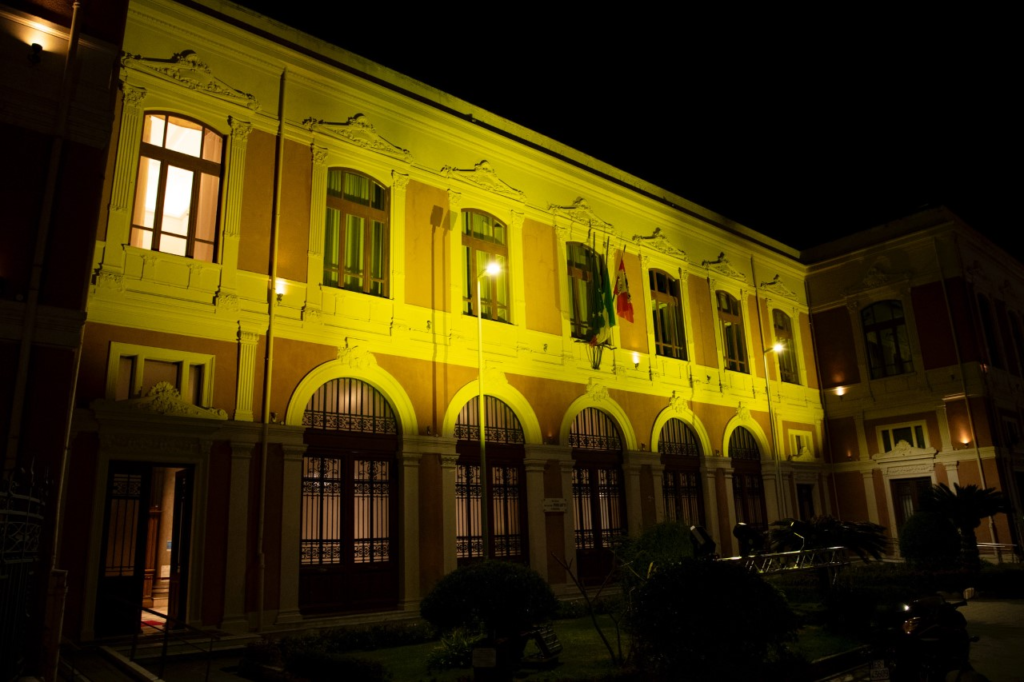 Unime aderisce alla giornata della sensibilizzazione sulla endometriosi e si illumina di giallo
