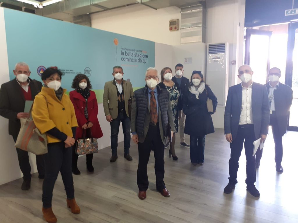 Vaccini, più servizi e assistenza ai cittadini grazie alla sinergia con associazioni e Rete civica della salute