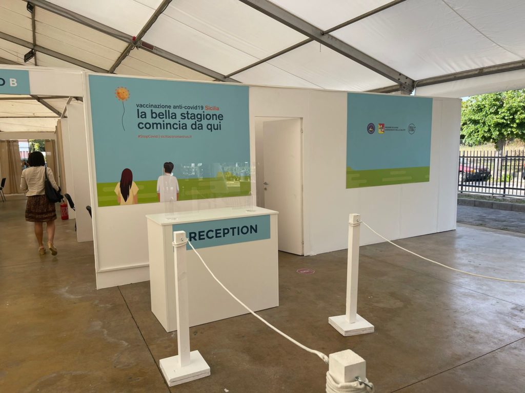 Vaccini, inaugurato il Palatenda a Brolo: è il settimo hub in provincia di Messina