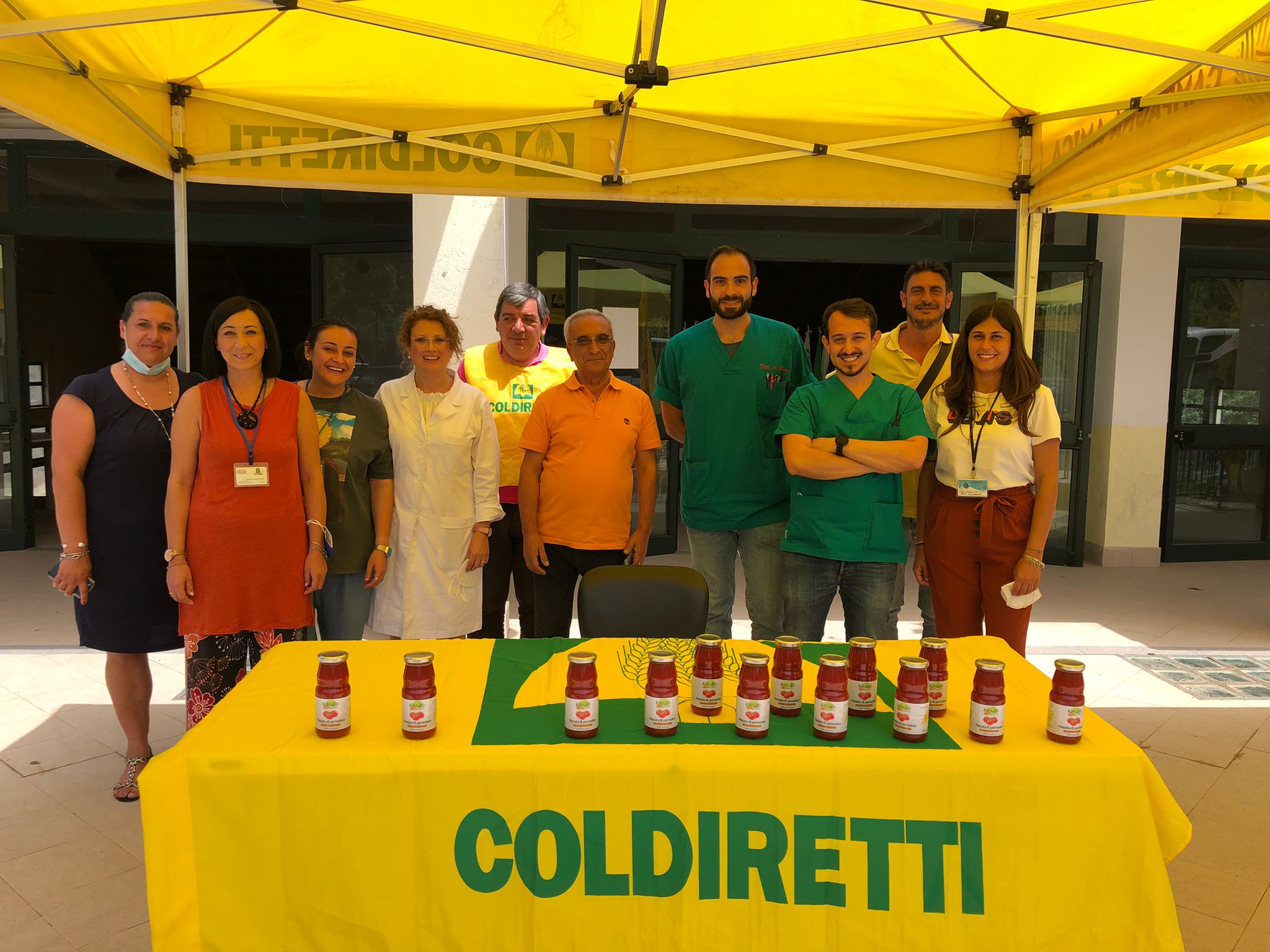 Vaccini, a Tortorici Coldiretti dona una passata di pomodoro “Siccagno”