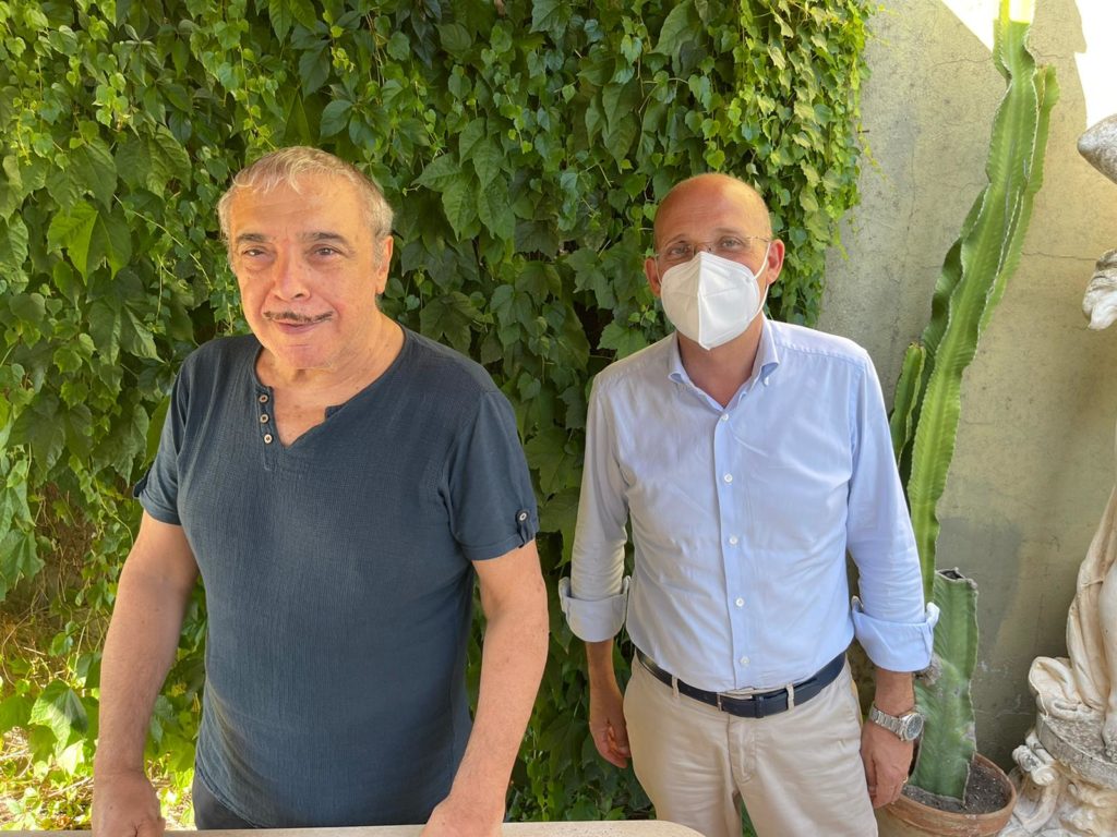 Vaccini, Nino Frassica scende in campo con un video appello ai messinesi: “Fidatevi della scienza e vaccinatevi!”