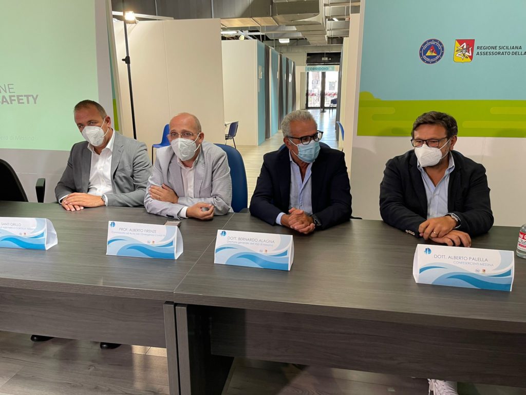 Vaccini, la rivoluzione parte da Messina: “Covid Free Zone” e somministrazioni in scuole e farmacie