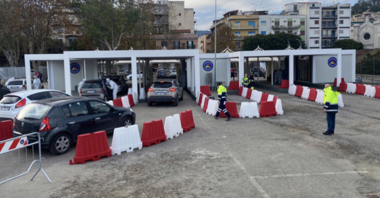 Nuove regole per i tamponi a Messina: rapidi gratuiti solo per chi ha greenpass e viaggiatori, per i non vaccinati scatta il pagamento