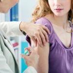Stop anticipato all’obbligatorietà vaccinale per gli operatori sanitari
