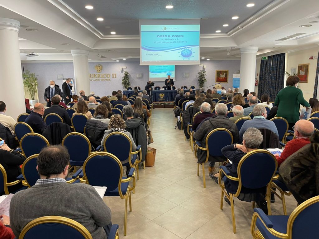 Covid, esperti riuniti ad Enna. Pregliasco: “Prossimo futuro? Più serenità, meno tamponi e quarantena solo per sintomatici”