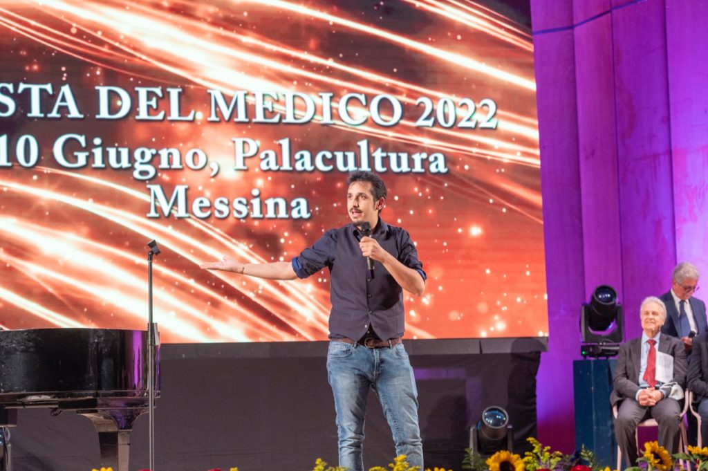 Le risate con Roberto Lipari e le Targhe speciali dell’Ordine 