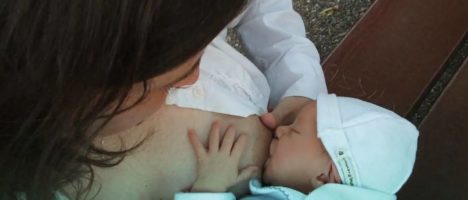 Latte materno: nutre, protegge dalle malattie