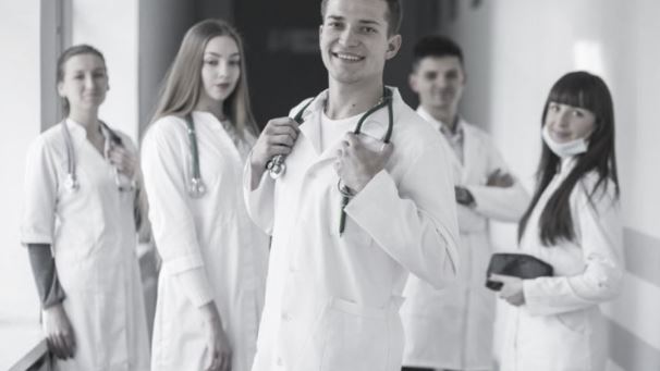Accesso a Medicina, Anelli (FNOMCeO): “Bene il Ministro Bernini, corretta la programmazione che lega gli ingressi alle specializzazioni e al mercato del lavoro”
