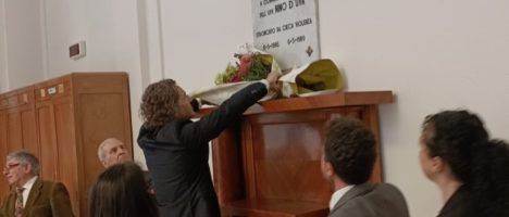 Messina, deposti fiori in Corte d’Appello in ricordo dell’avvocato Nino D’Uva, esempio lungimirante