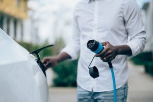 Le auto elettriche interferiscono con defibrillatori e pacemaker?