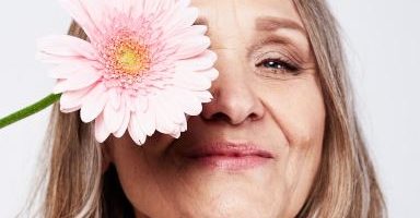 Menopausa: quello che non sapevi su alcuni sintomi più comuni e sugli effetti della terapia ormonale per contrastare la demenza senile
