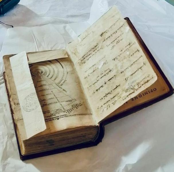 Noterelle riabilitative del padre del libraio: “Sensate esperienze”