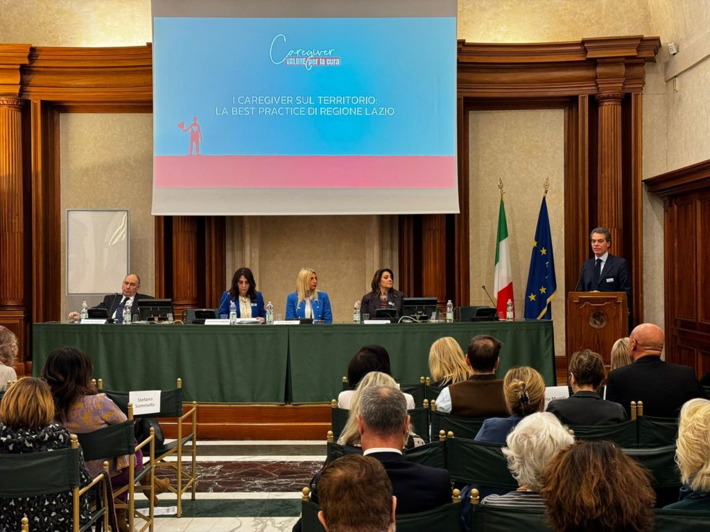 Caregiver familiari: un esercito invisibile. Le associazioni chiedono riconoscimento giuridico, accesso a servizi socioassistenziali e supporto psicologico