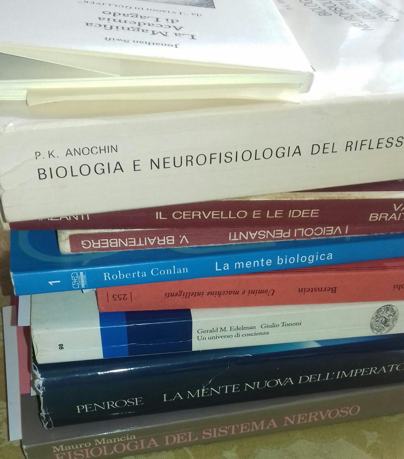 Noterelle riabilitative del padre del libraio: “Stretto”