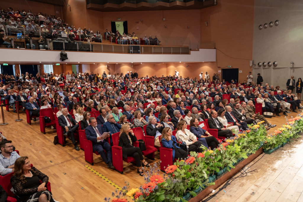 Cerimonia Giuramento dell’Ordine: consegnate le medaglie d’oro a 73 decani della professione con 50 anni di laurea