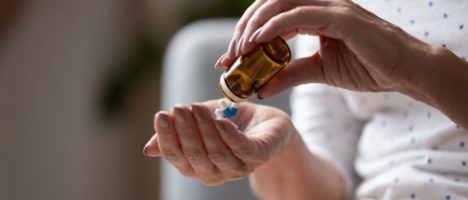 Farmaci, istruzioni per l’uso: una campagna di informazione in cinque lingue per un uso più consapevole dei medicinali