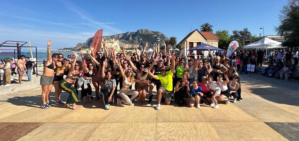 Spiaggia di Mondello: una palestra della salute a cielo aperto. “Muoviti” continua con altre tappe: da Palermo a Catania, passando da Agrigento e Messina