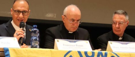 Volevano cucire le mie ferite con dei punti di vista