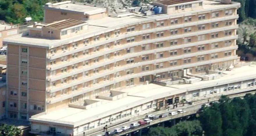 Protesta delle famiglie dei pazienti dell’Ospedale San Vincenzo di Taormina