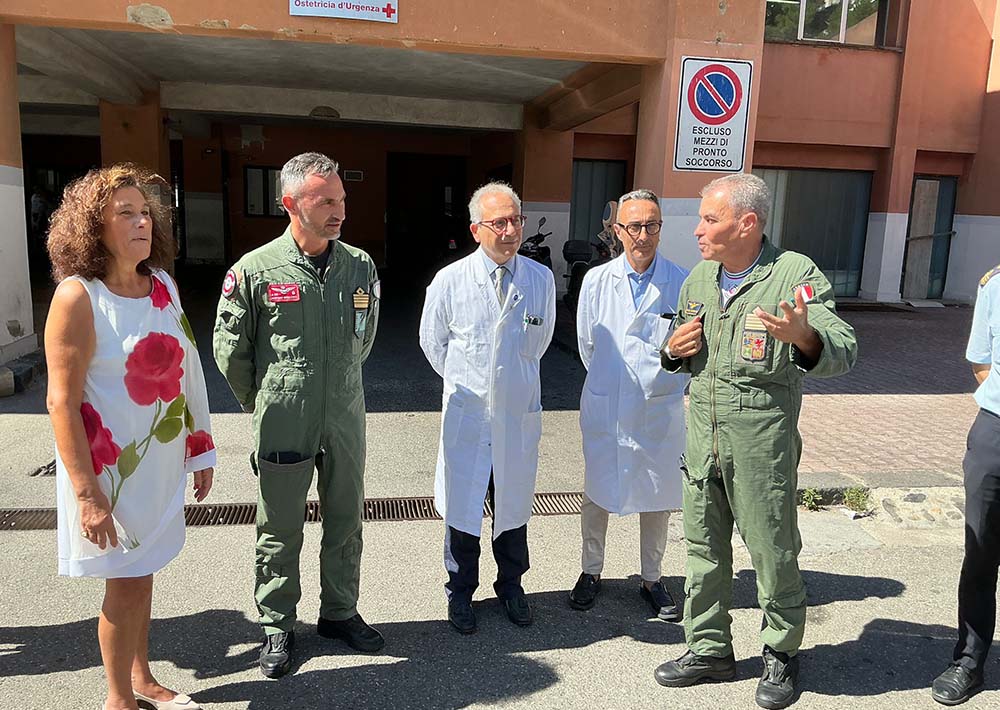 Frecce tricolori nei reparti pediatrici dell’AOU G. Martino di Messina: sorrisi e spensieratezza per i bimbi ricoverati