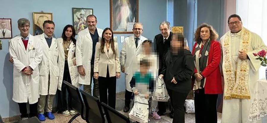 AOU “G. Martino” Messina: “La carezza per Natale” dei Cavalieri di Gran Croce per i bimbi ricoverati in pediatria
