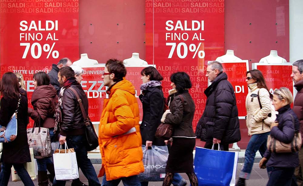 I saldi: tra vecchi trucchi e nuove insidie. Dalle promozioni online al “Buy now pay later”, i rischi per i consumatori aumentano