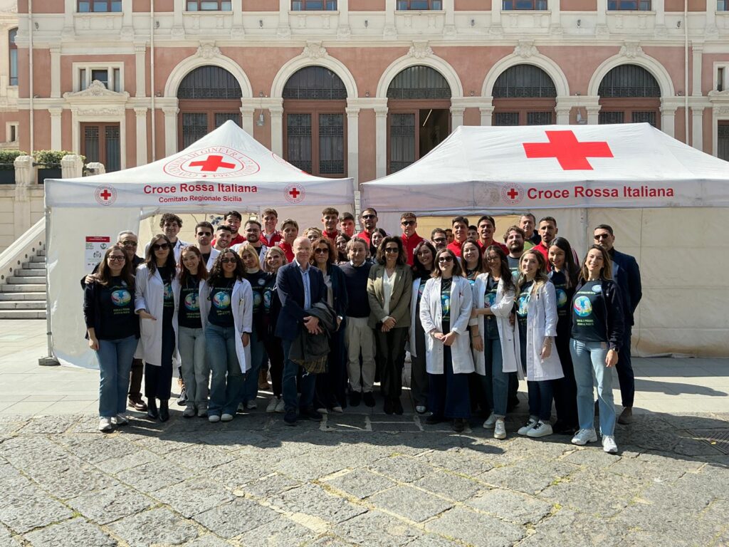 Giornata mondiale del rene: Controlli gratuiti nel cortile del Rettorato con gli specialisti della nefrologia del Policlinico di Messina. I giocatori dell’ACR Messina testimonial dell’iniziativa