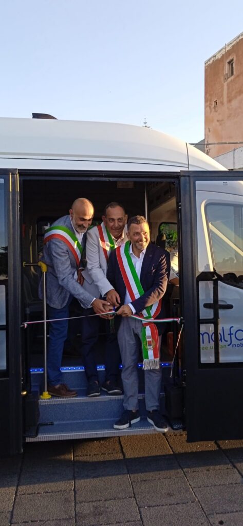 Salina punta su mobilità sostenibile e inclusività: a Malfa il primo bus elettrico e gratuito  