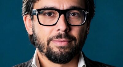 Dal giornalista Claudio Cordova, autore di inchieste su corruzione e criminalità organizzata, Premio Nazionale Paolo Borsellino, una narrazione tragica e vertiginosa del sistema criminale che attanaglia l’Italia: tra il Padrino e Gomorra le storie dei boss che hanno trasformato la ’ndrangheta in grande multinazionale del crimine