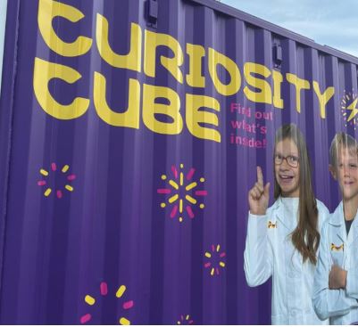 Il laboratorio scientifico itinerante Curiosity Cube: la scienza alla portata di ragazzi e bambini